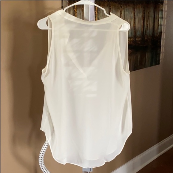 White blouse - Picture 2 of 2